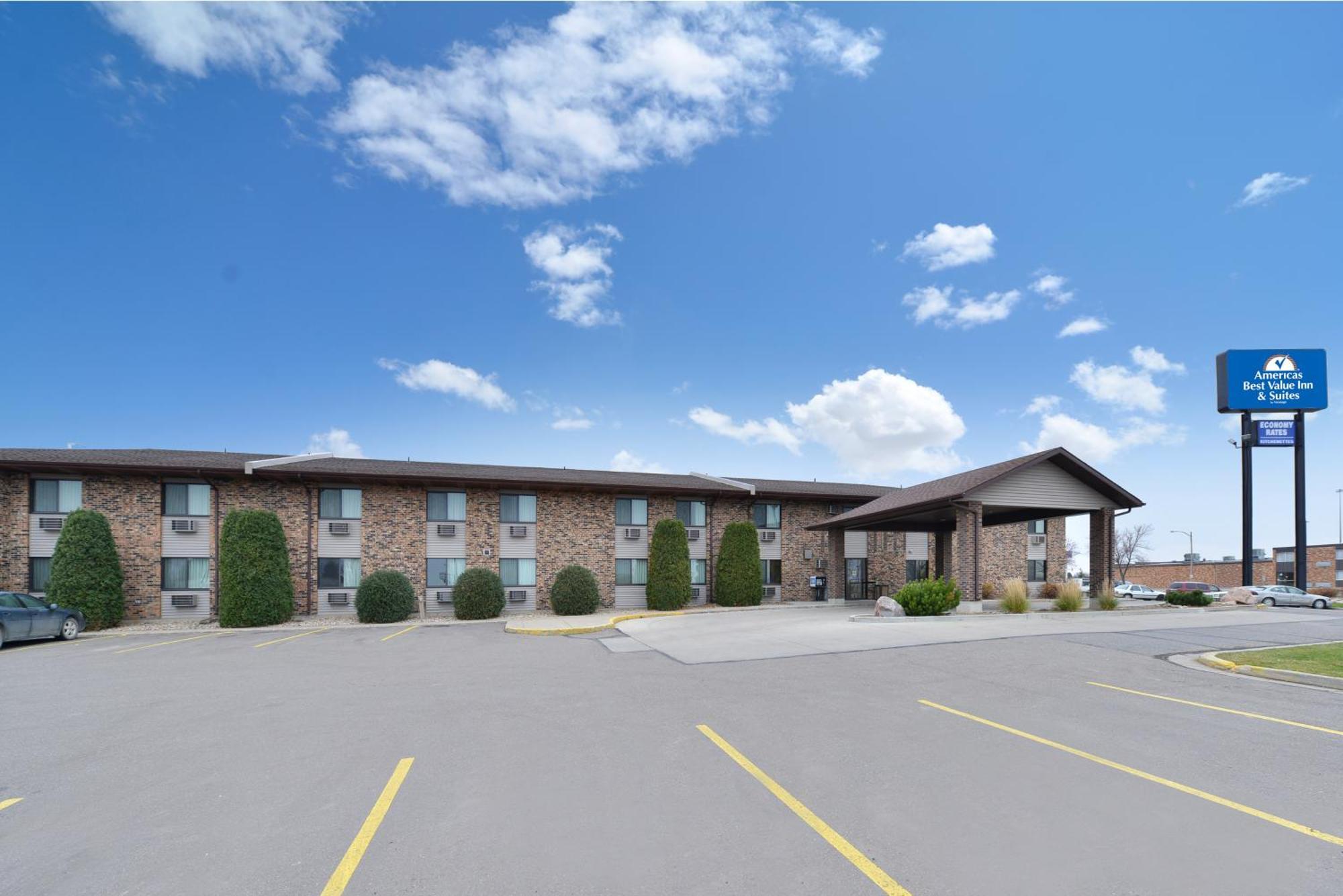 Americas Best Value Inn And Suites Bismarck Exterior foto